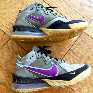 Atmos x LeBron 18 low Viotech-Size 8, USED